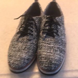 Wedge tennis shoes. Black tweed